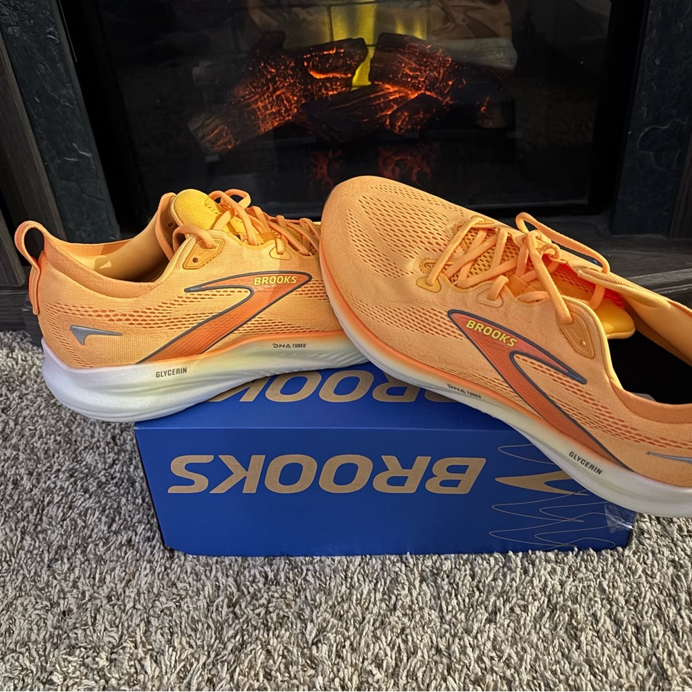 Brooks Men's Orange Athletic Shoes